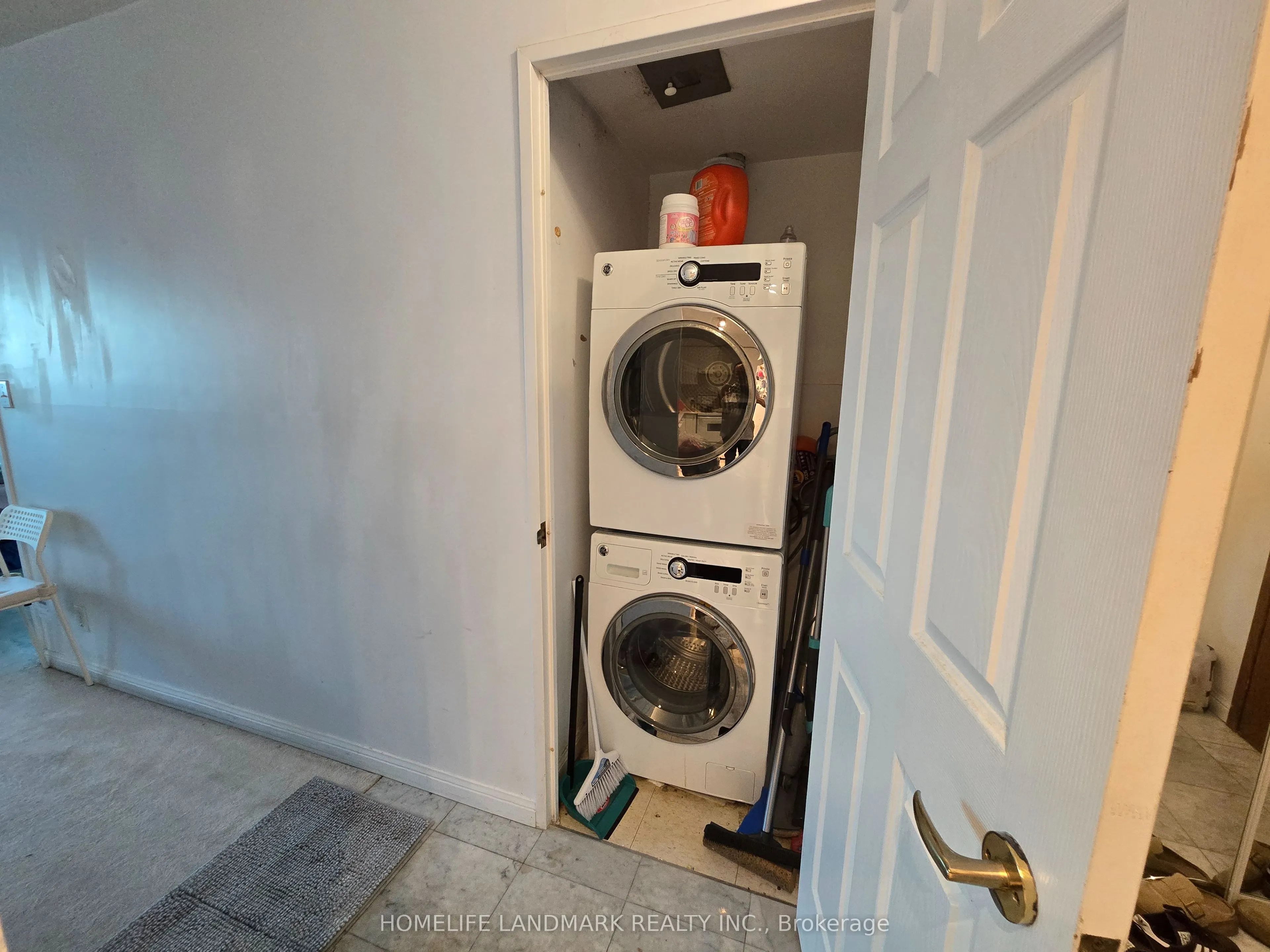 1 Lee Centre Drive, #2206