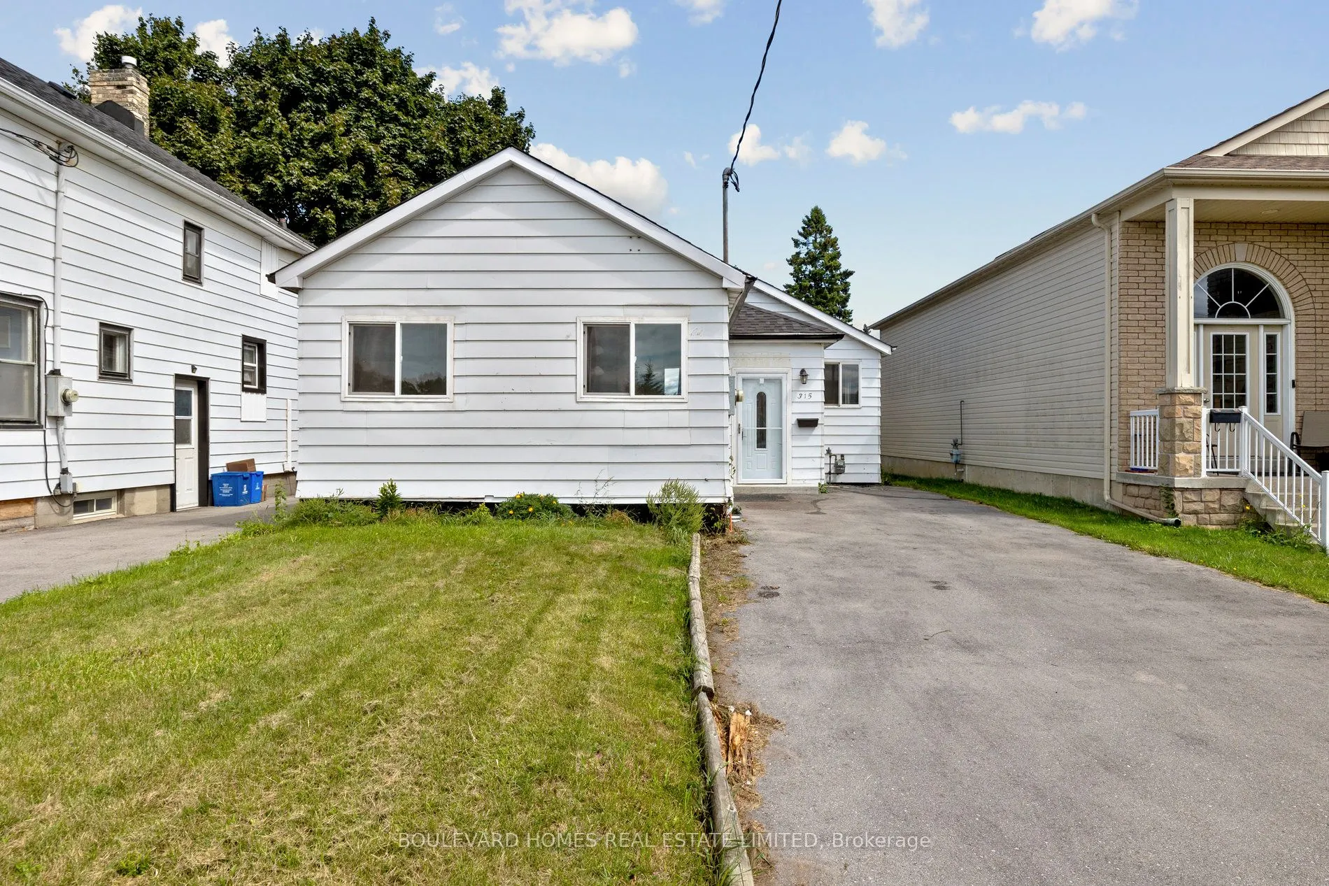 315 Oshawa Boulevard N