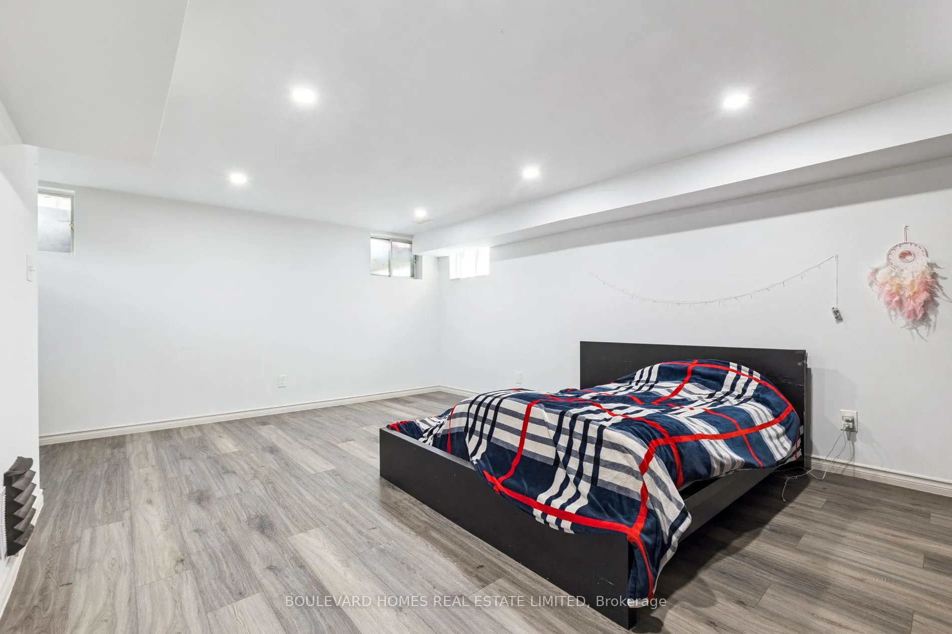 315 Oshawa Boulevard N