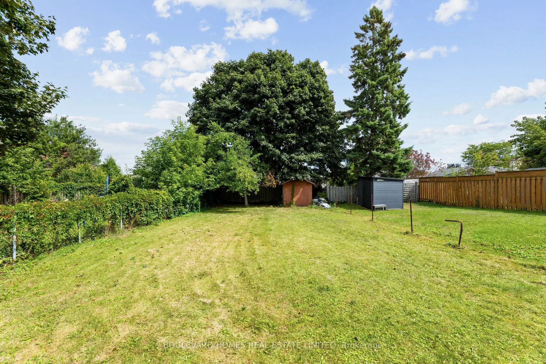 315 Oshawa Boulevard N