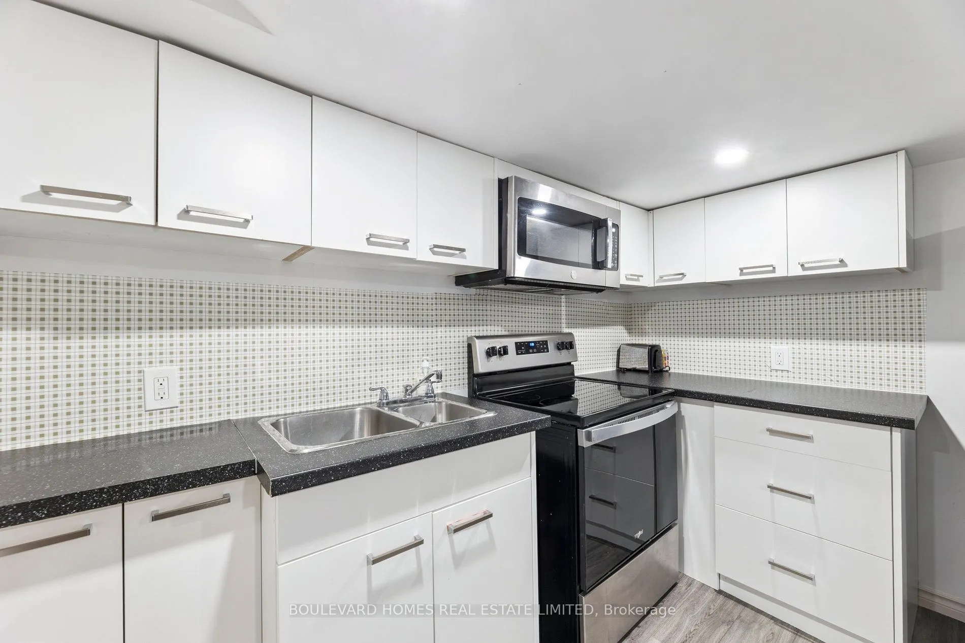 315 Oshawa Boulevard N