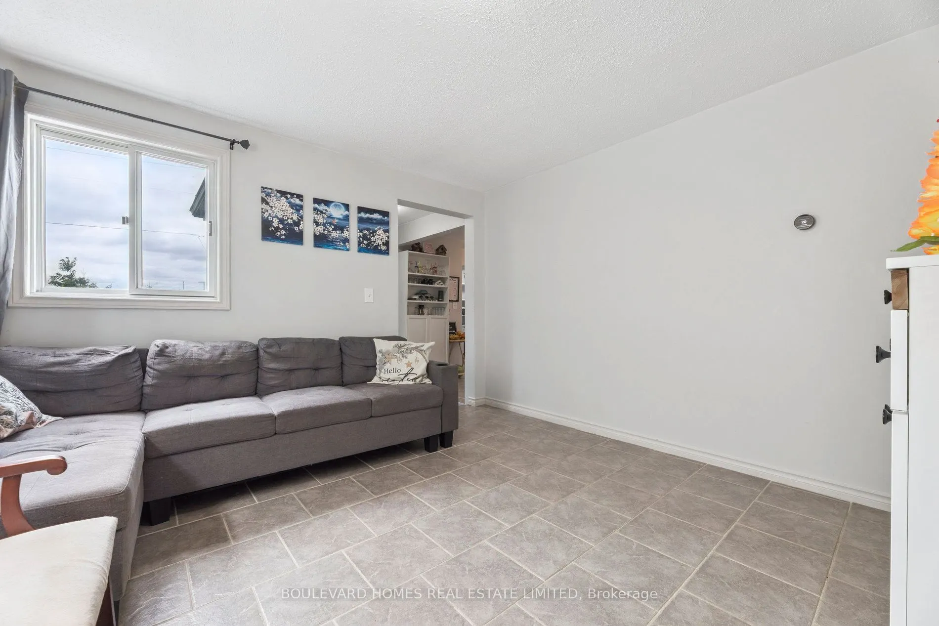 315 Oshawa Boulevard N