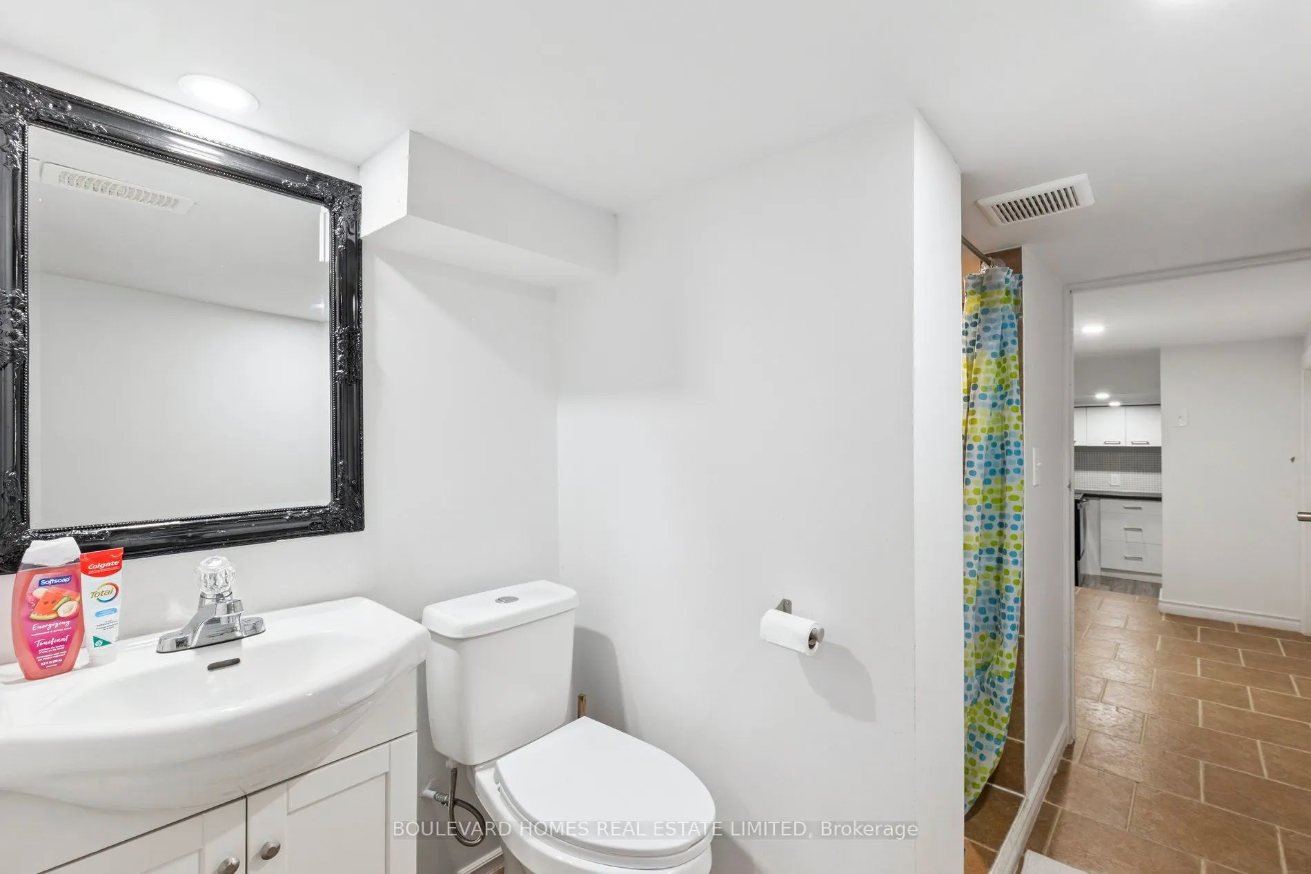 315 Oshawa Boulevard N