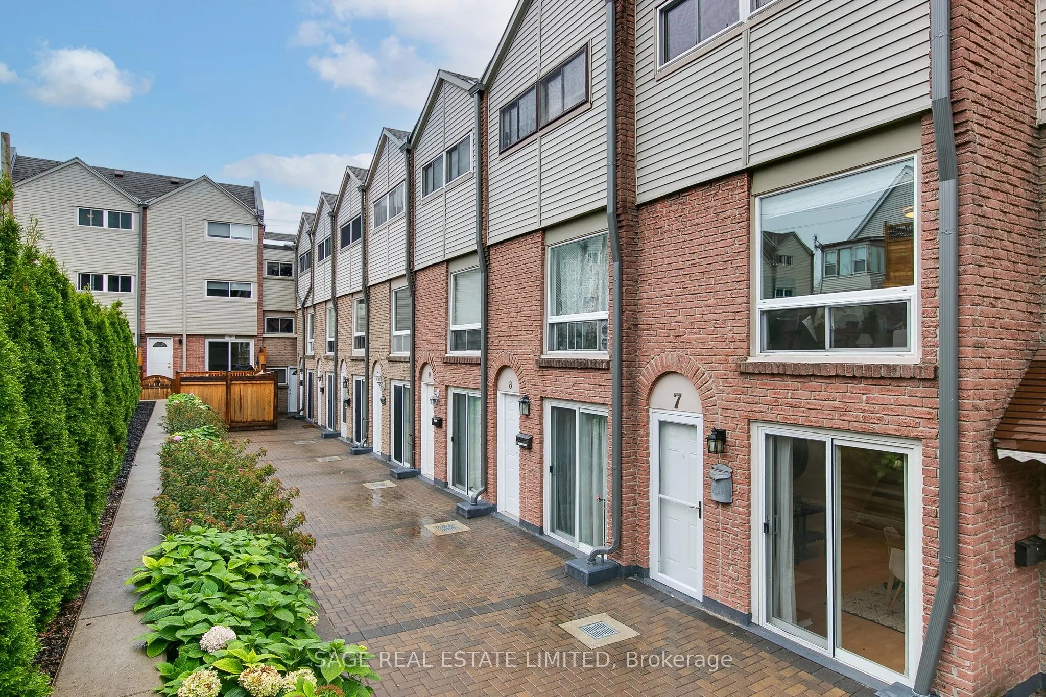 1666 Queen Street E, #7
