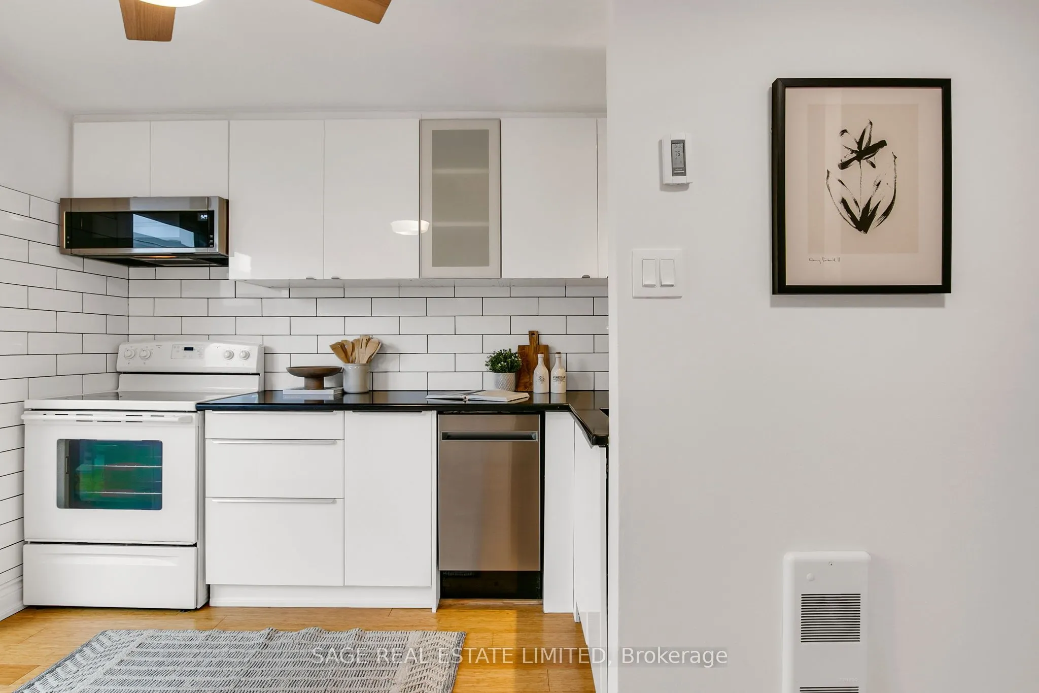 1666 Queen Street E, #7