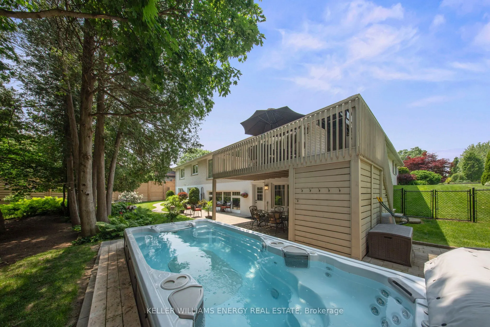 833 Glenmanor Drive