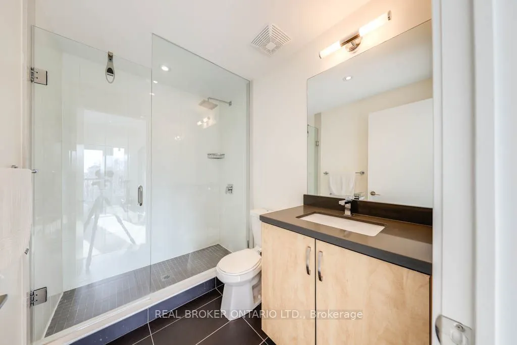 987 Dundas Street E