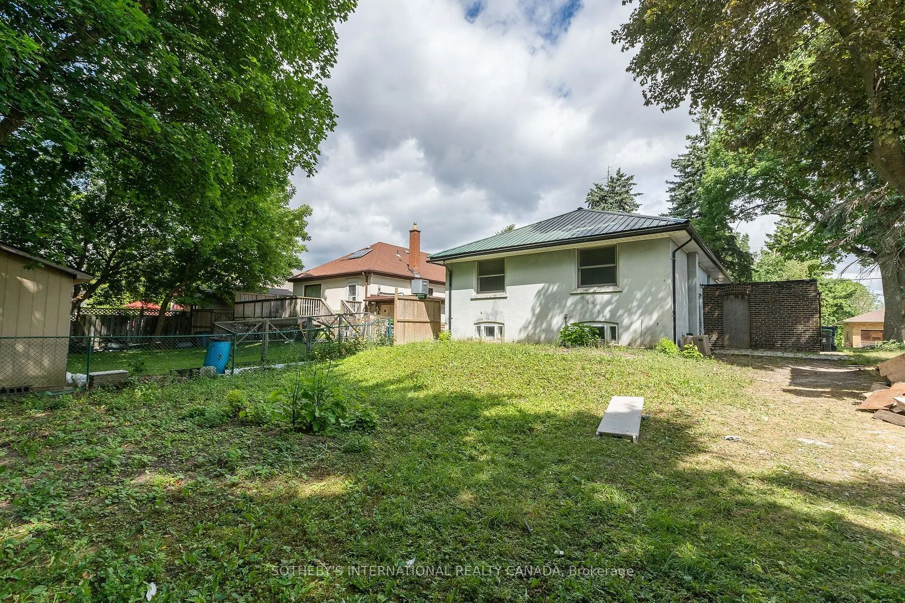 17 Ayre Point