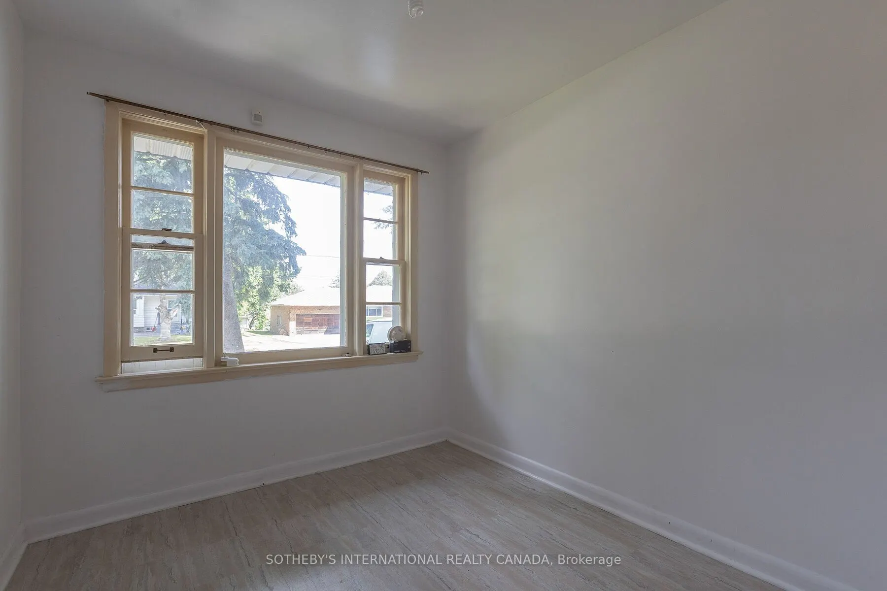 17 Ayre Point