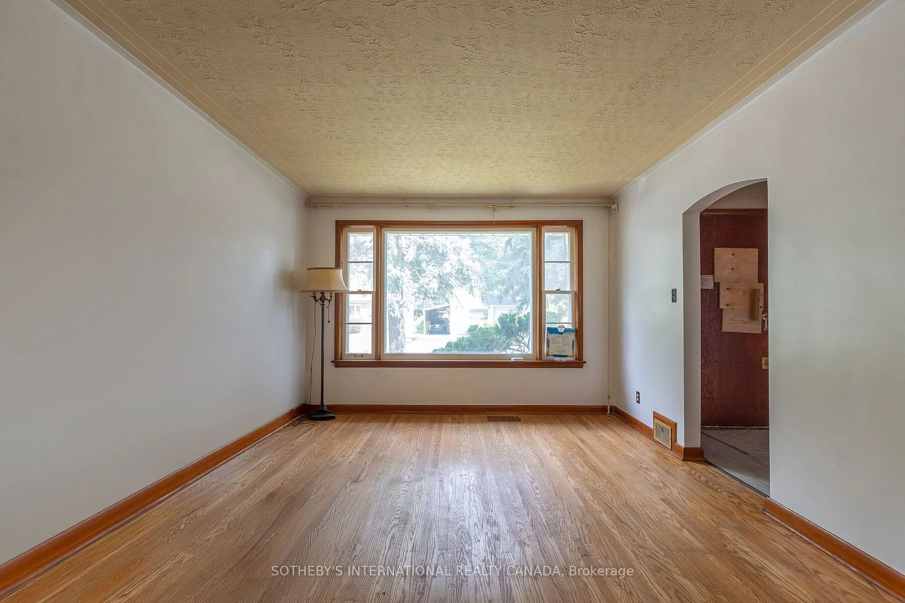 17 Ayre Point