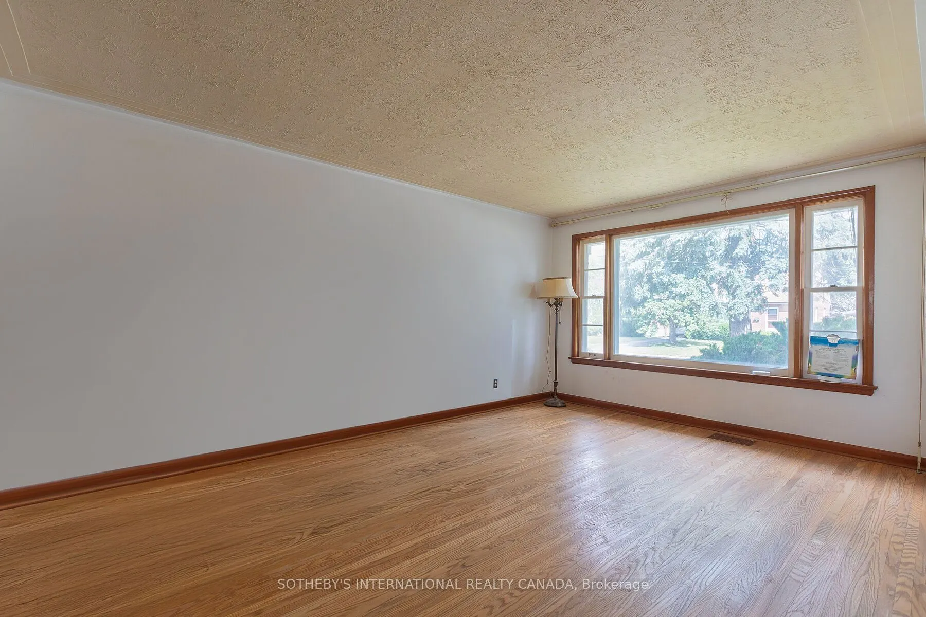 17 Ayre Point