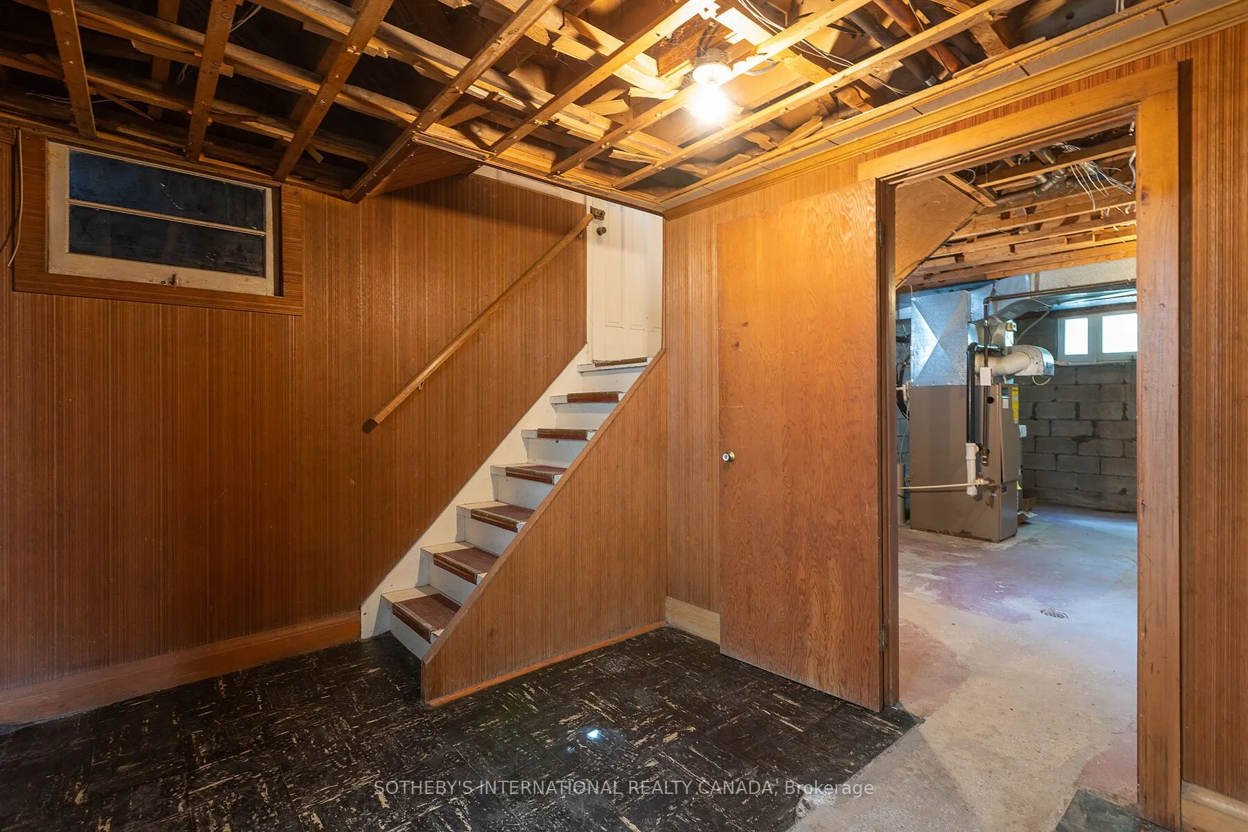 17 Ayre Point