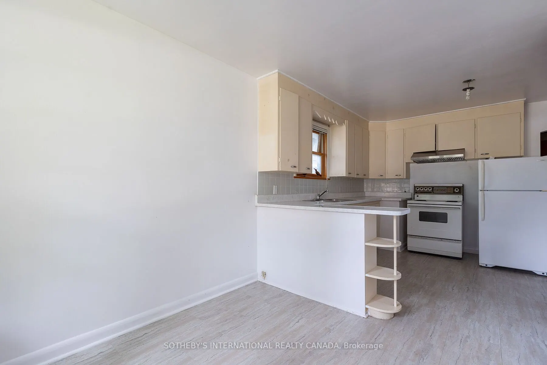 17 Ayre Point