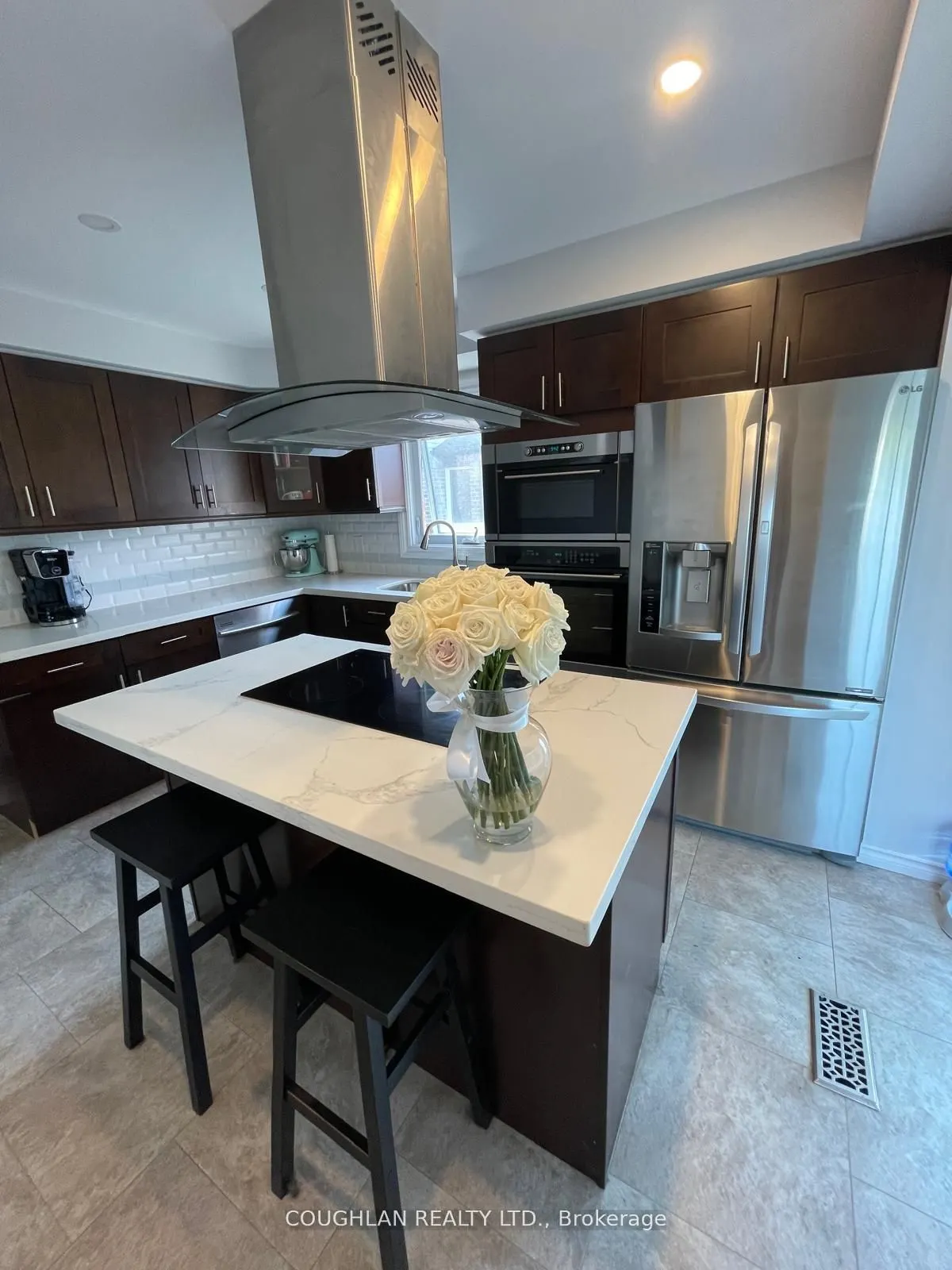 12 Horseshoe Drive