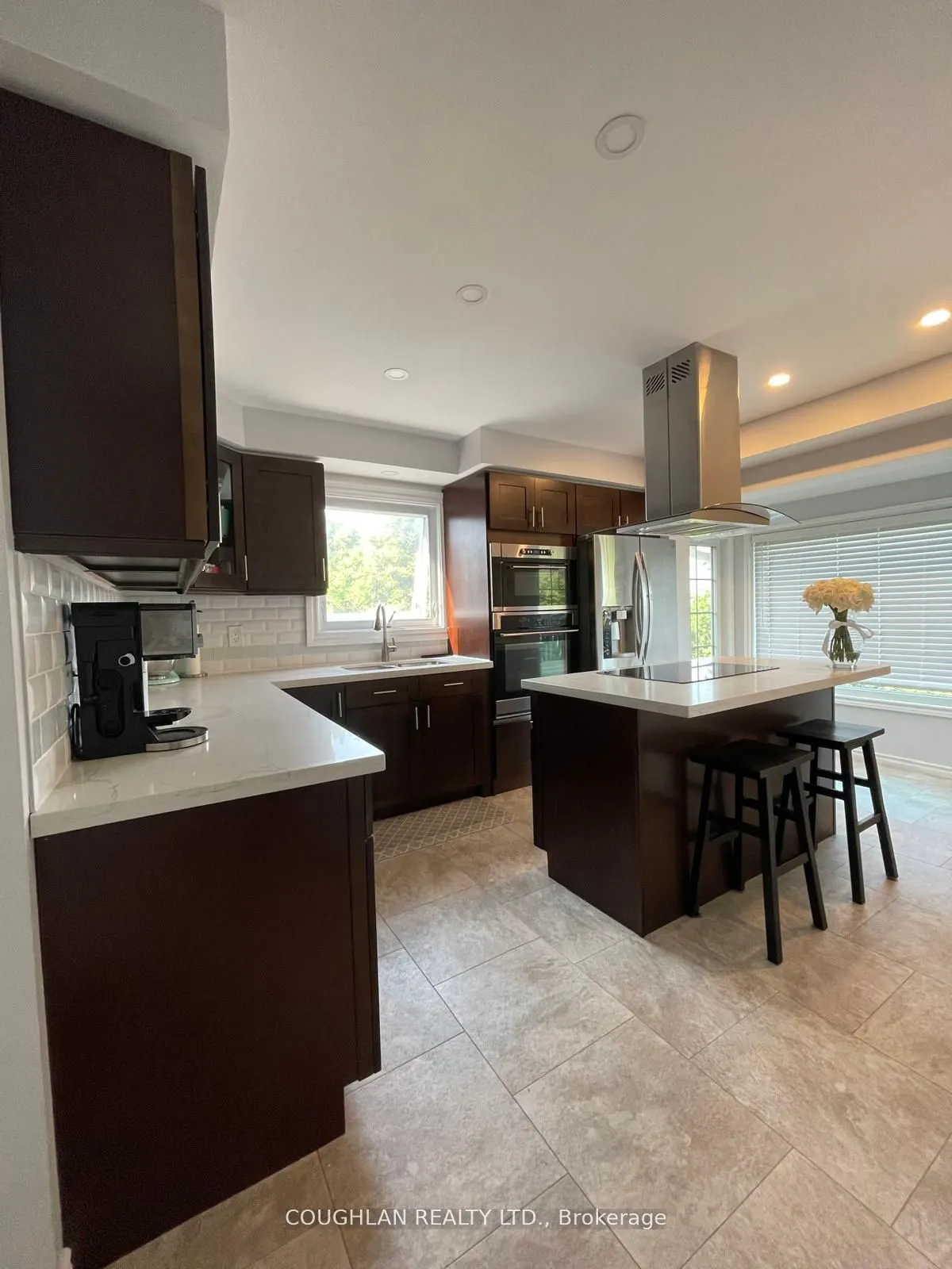 12 Horseshoe Drive