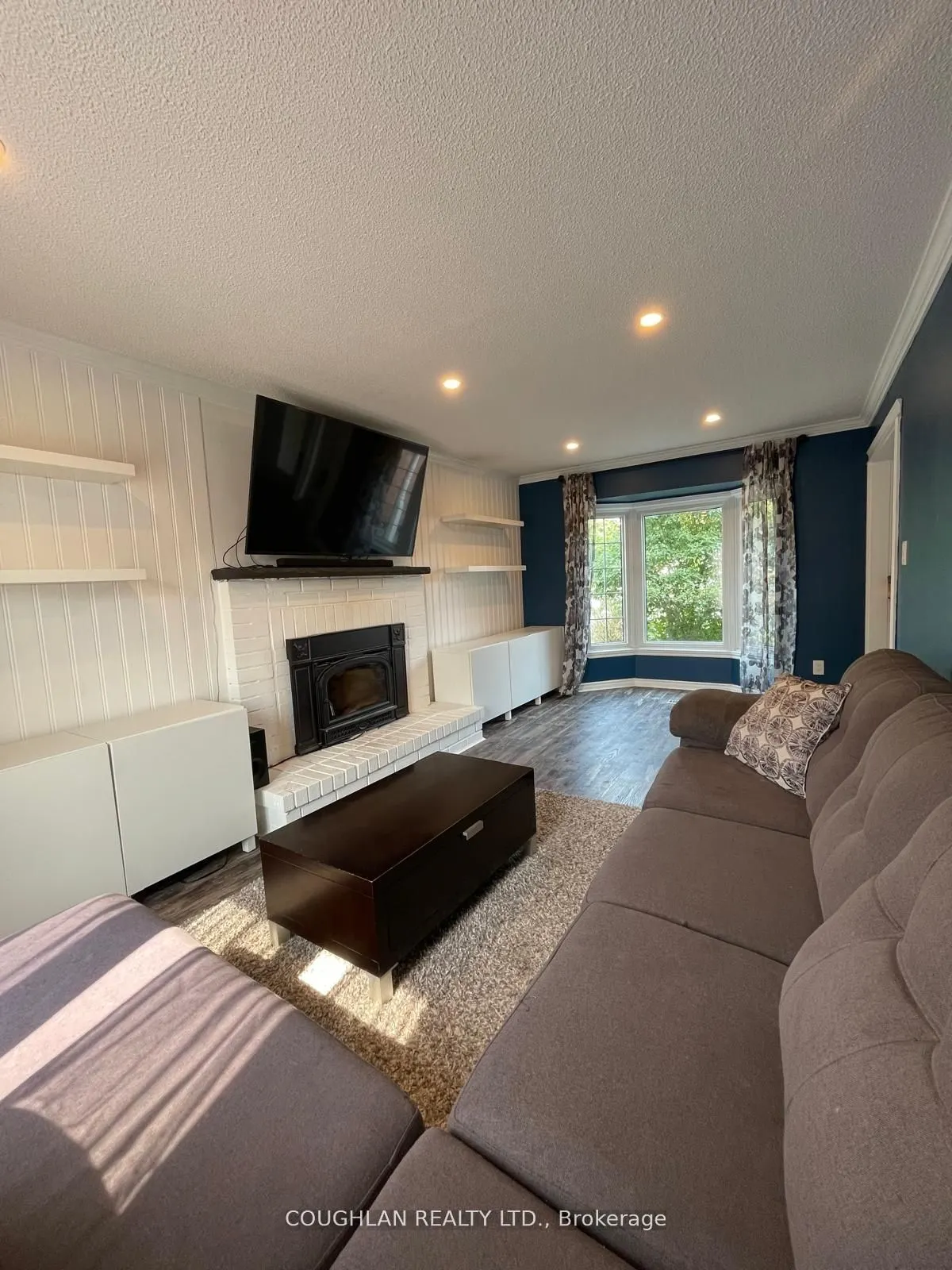 12 Horseshoe Drive