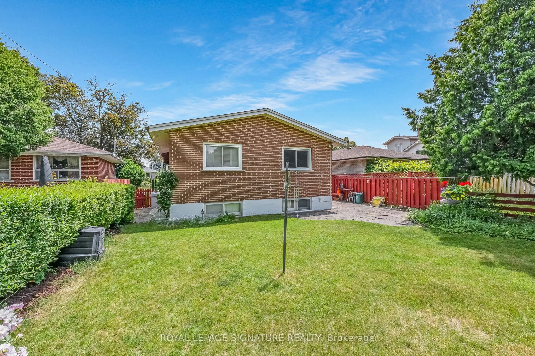 6 Lynn Gate Crescent