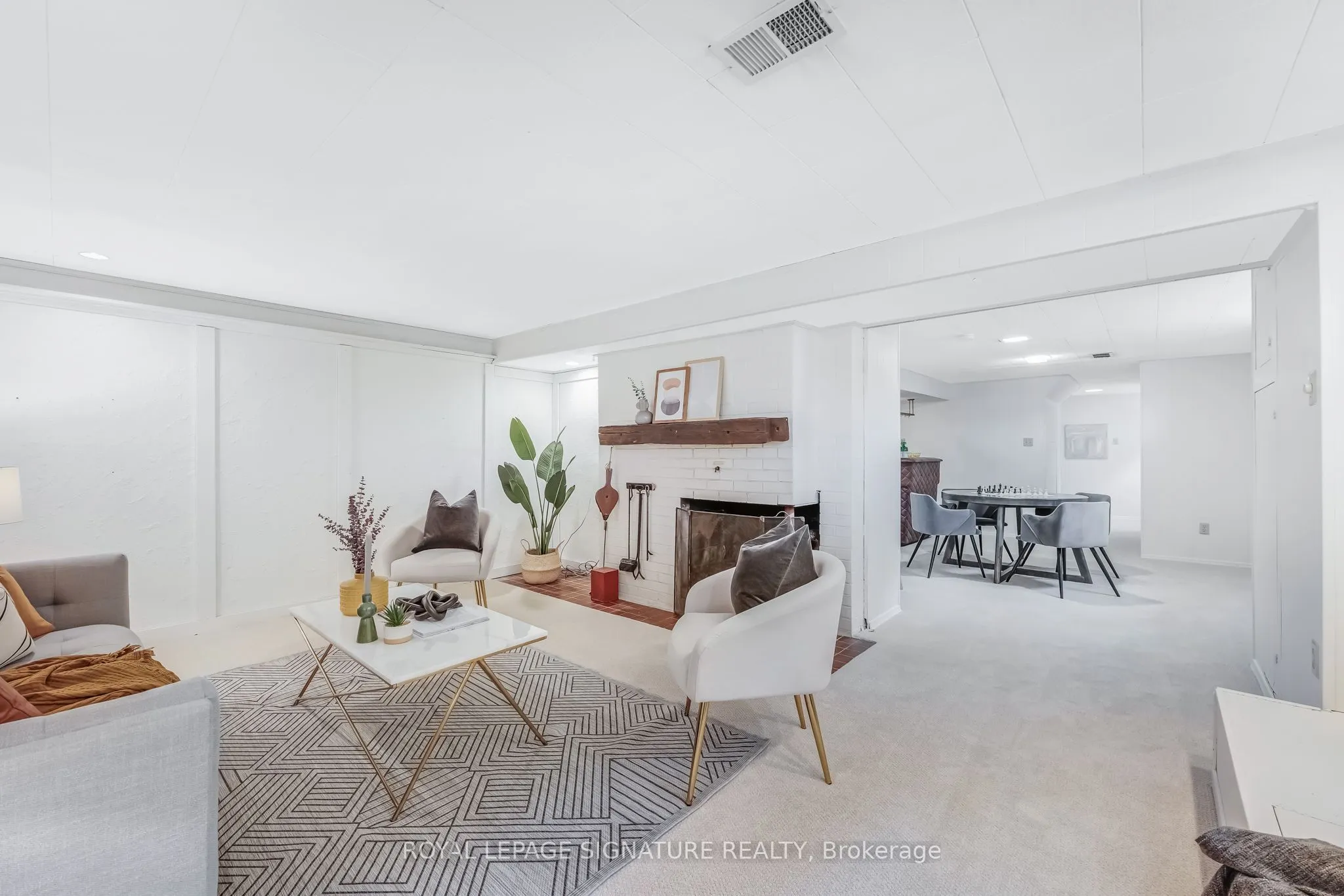 6 Lynn Gate Crescent
