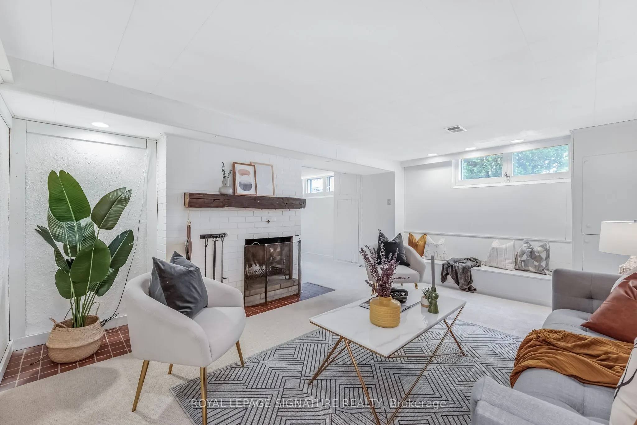6 Lynn Gate Crescent