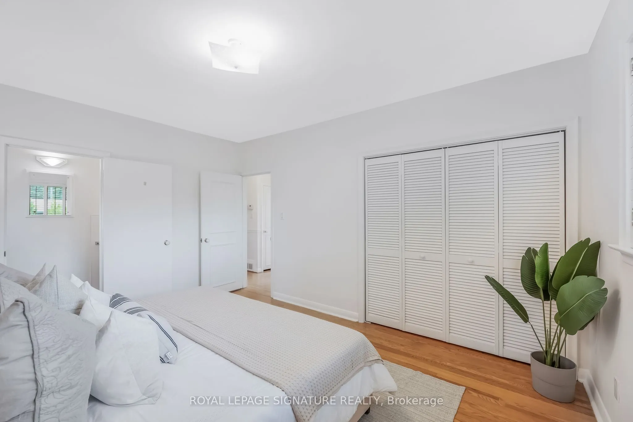 6 Lynn Gate Crescent