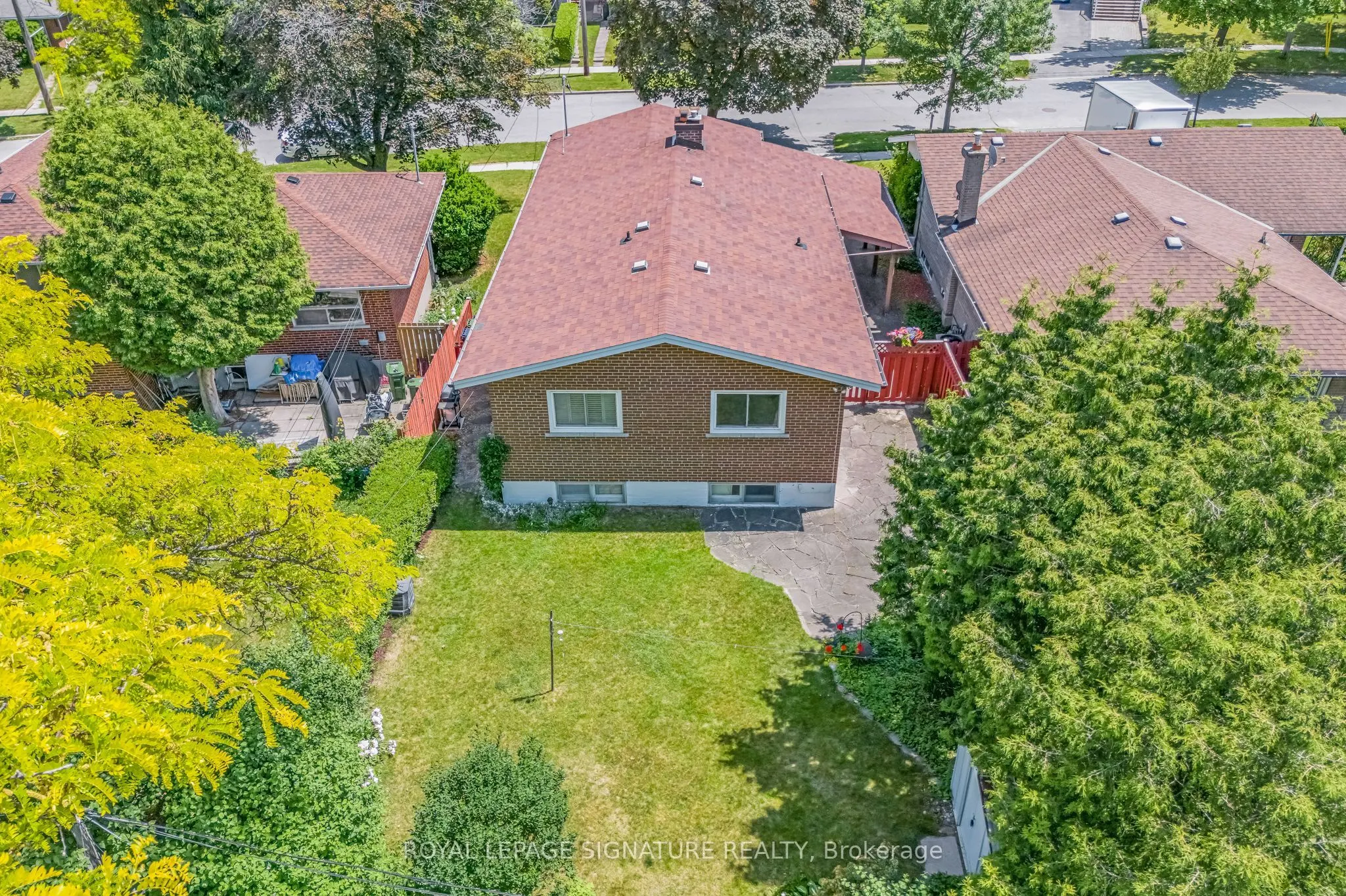 6 Lynn Gate Crescent