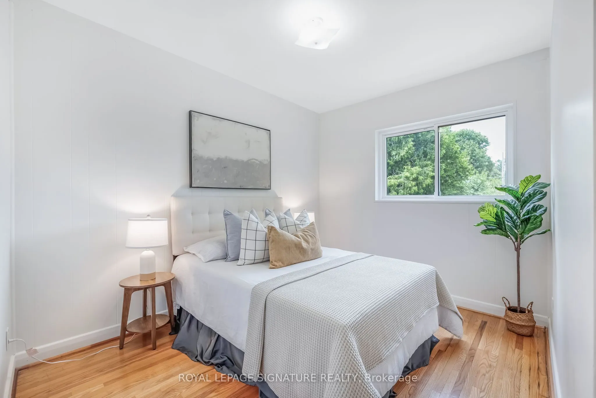6 Lynn Gate Crescent