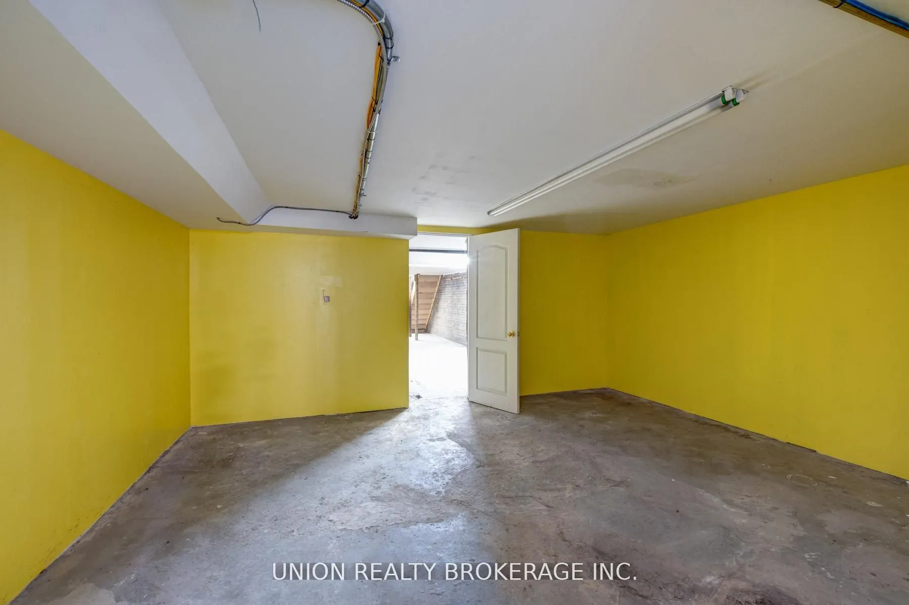 964 Kingston Road