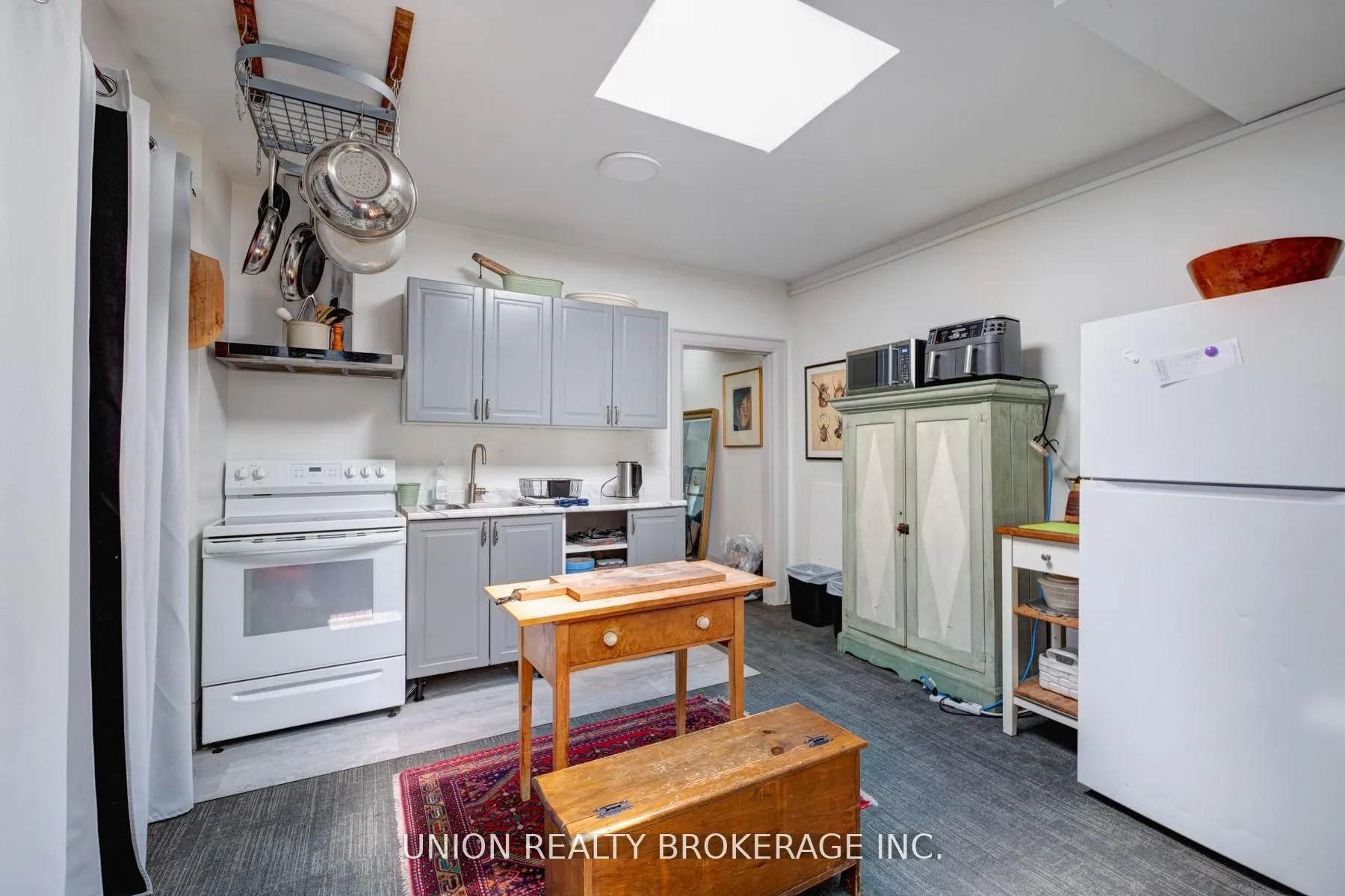 964 Kingston Road