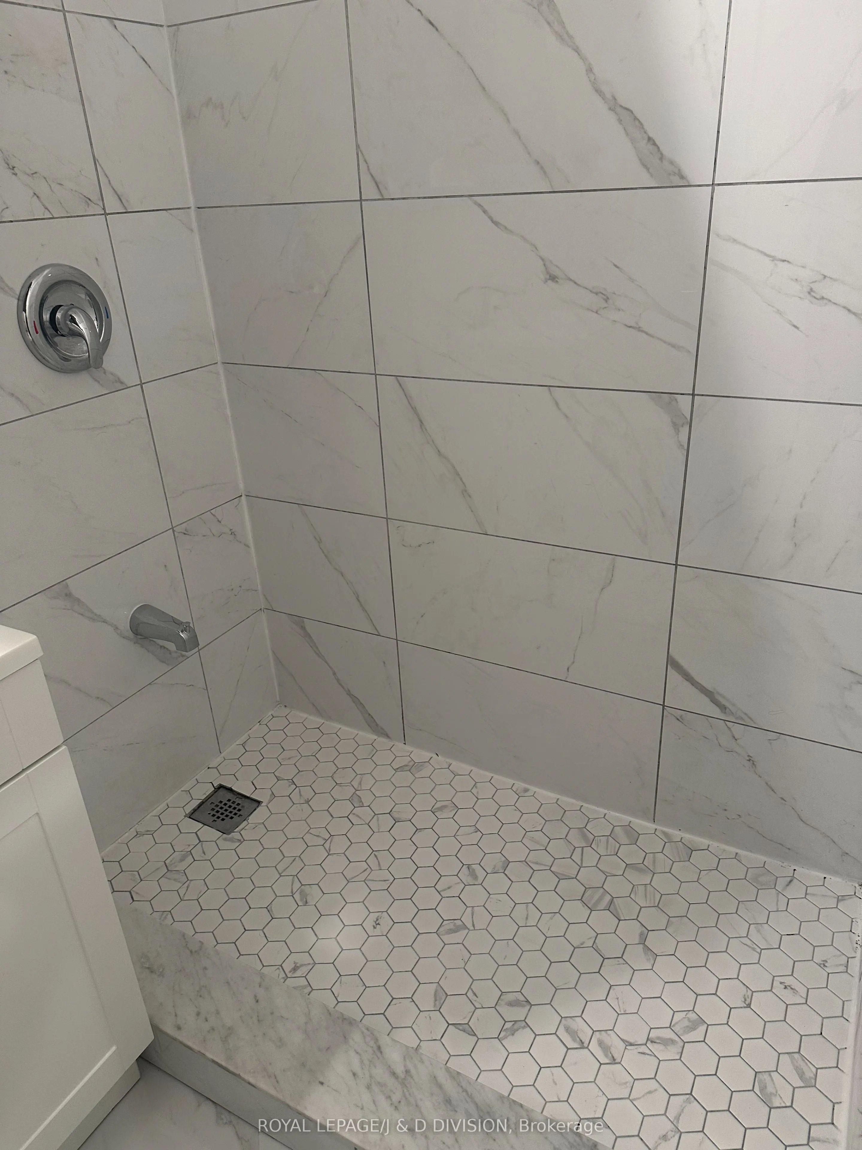 325 Sammon Avenue, #301