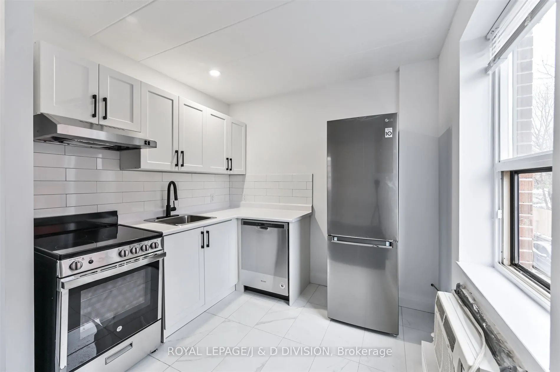 325 Sammon Avenue, #301