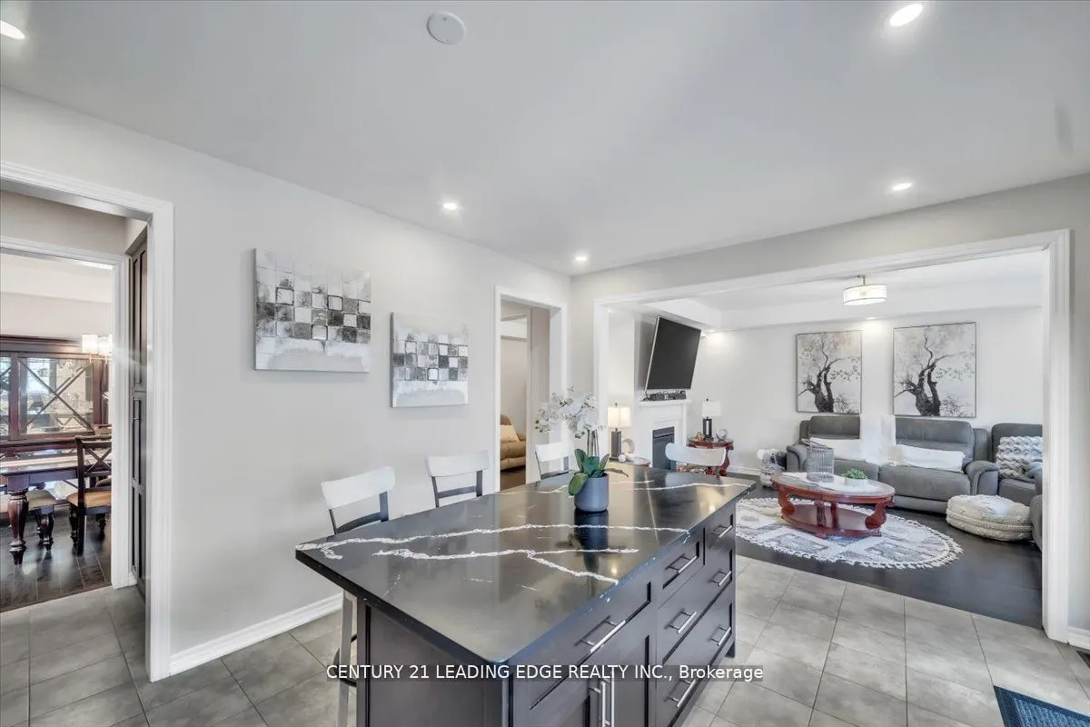 47 Crombie Street