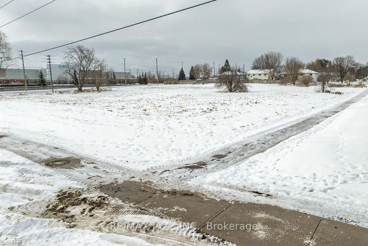 200 Baseline Road W