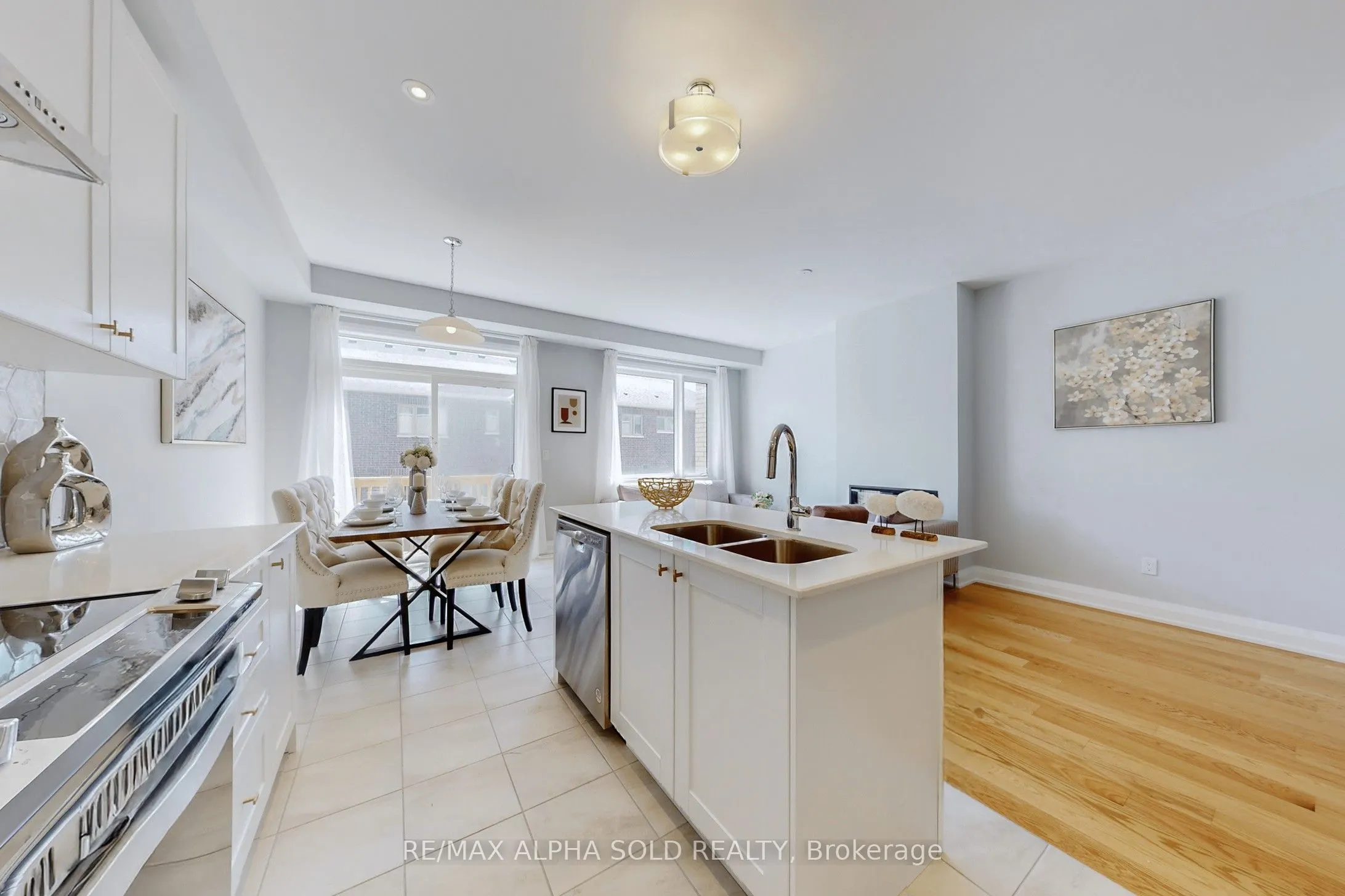 957 Grosbeak Trail