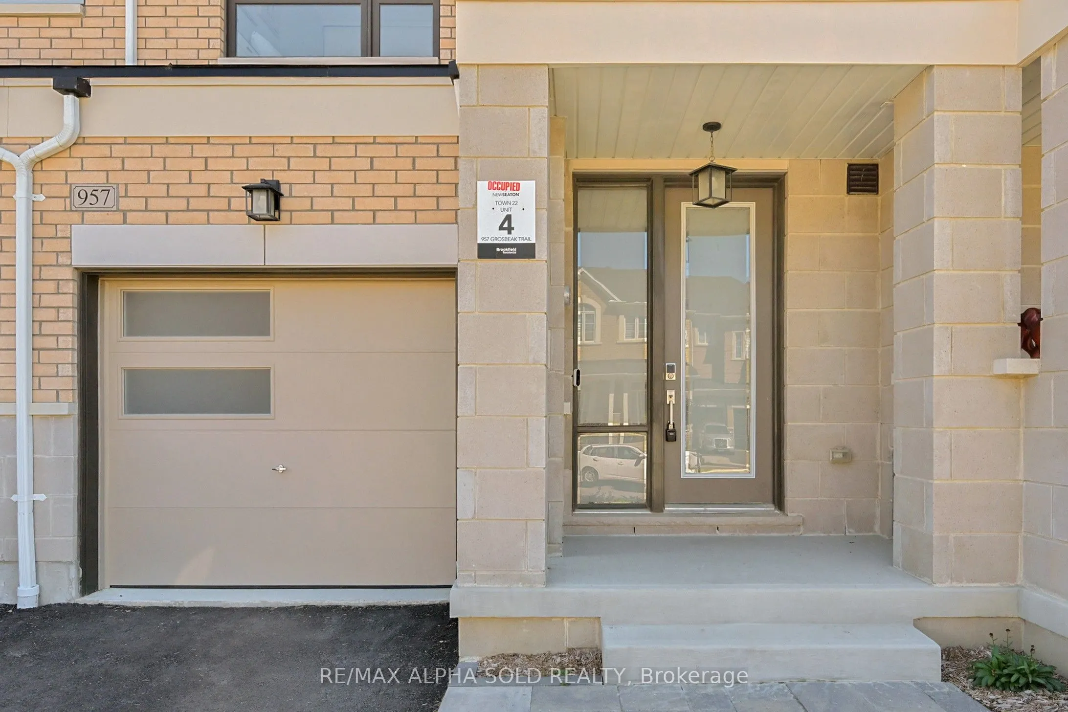 957 Grosbeak Trail