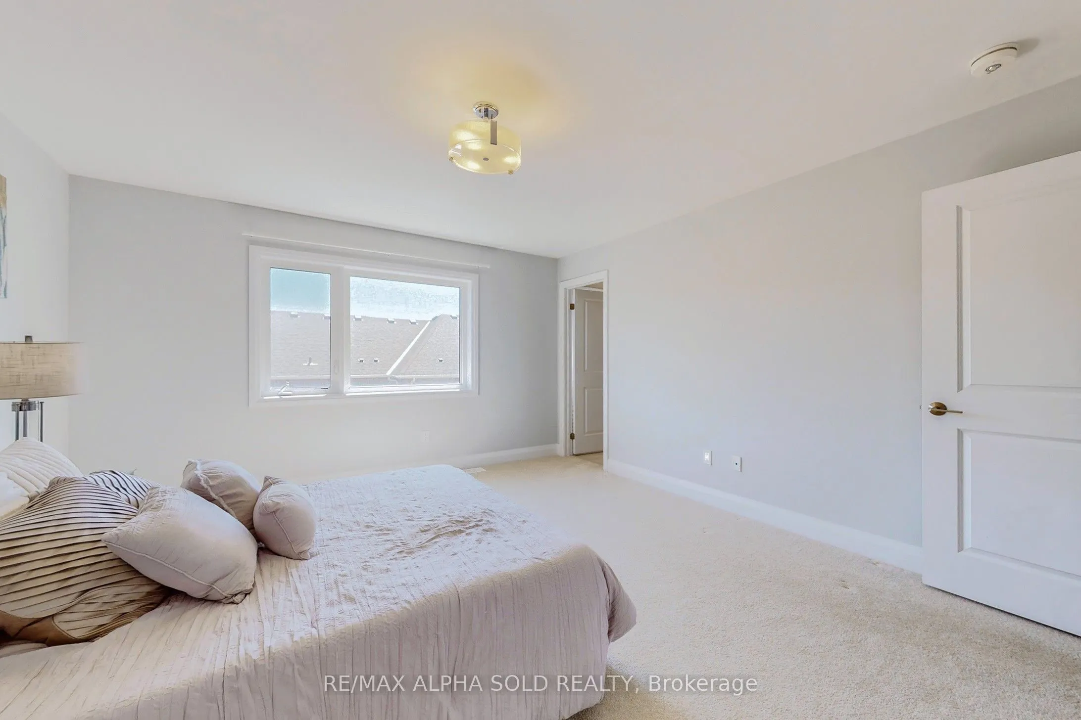 957 Grosbeak Trail