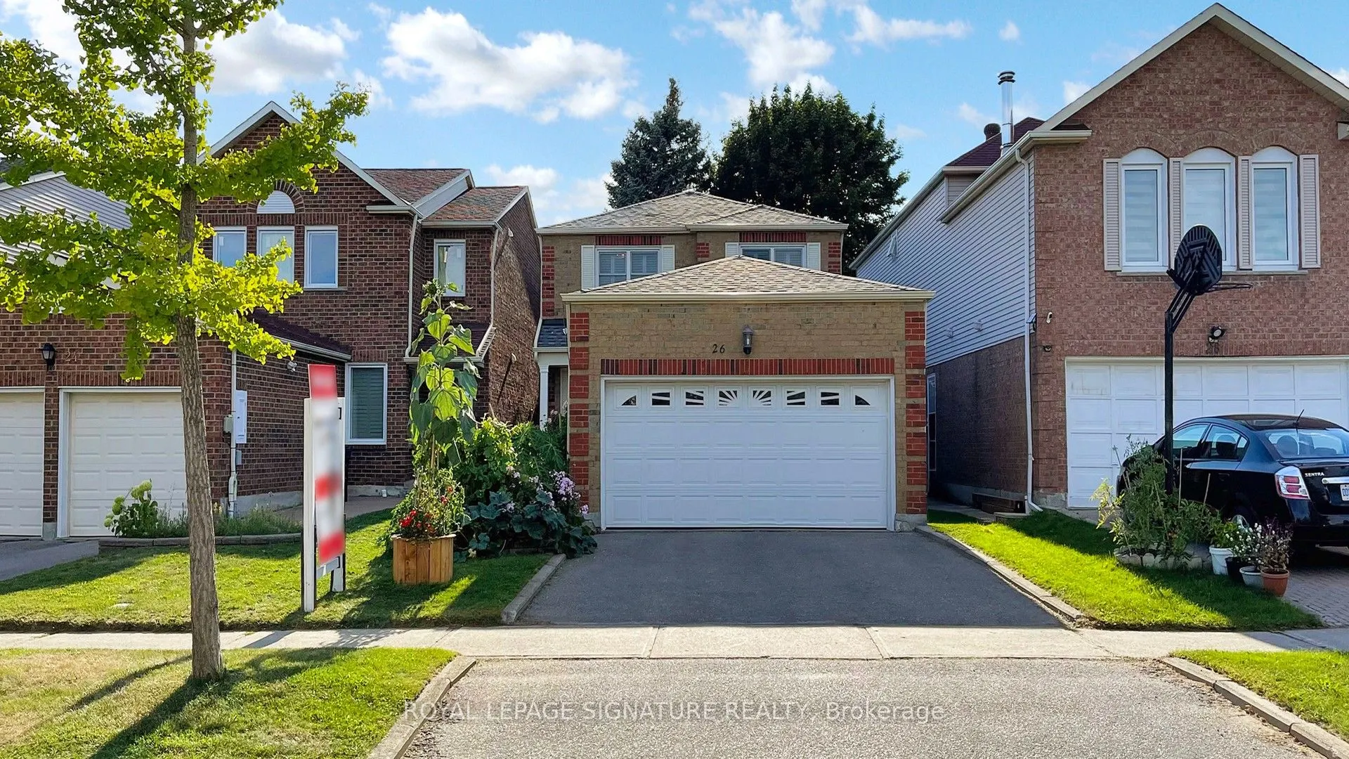 26 Holmbush Crescent