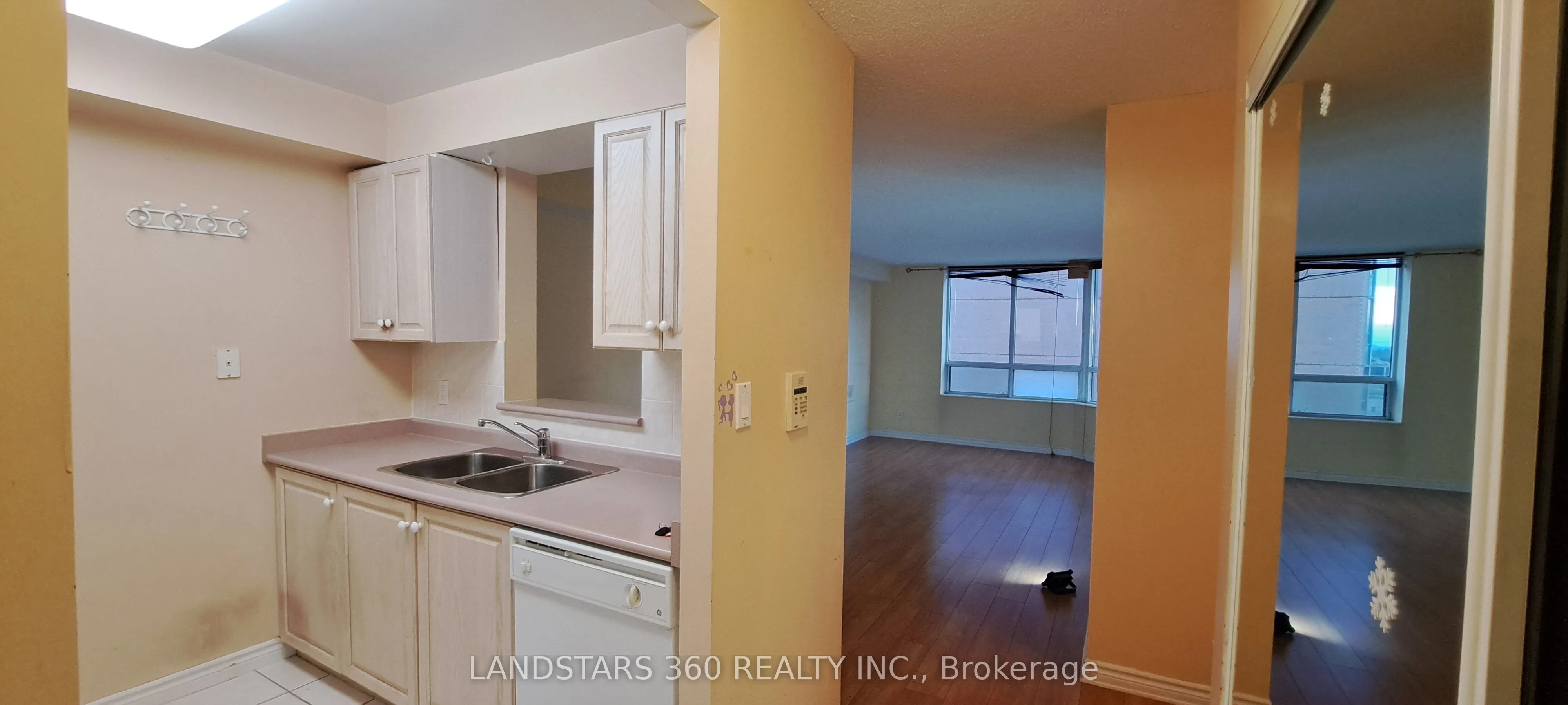 1883 McNicoll Avenue, #1020
