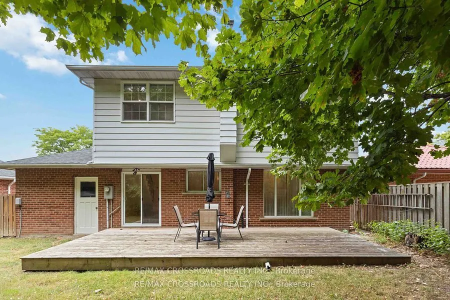 3 Bowater Drive