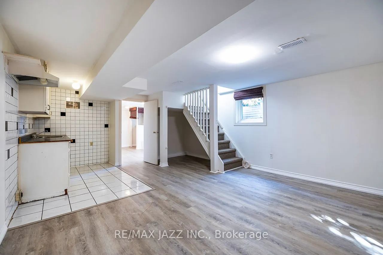 261 Vancouver Street