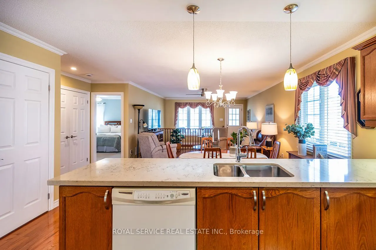 15 Bloom Avenue