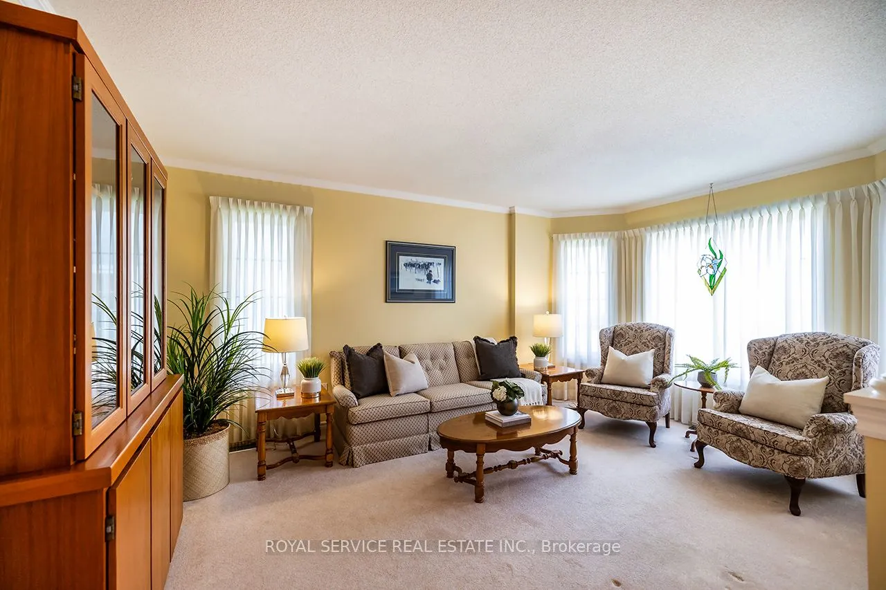 15 Bloom Avenue