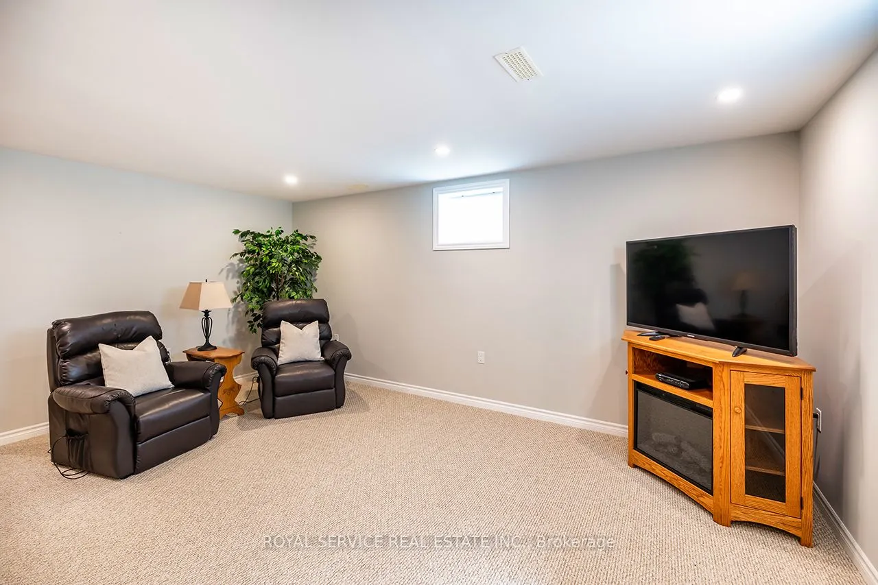 15 Bloom Avenue