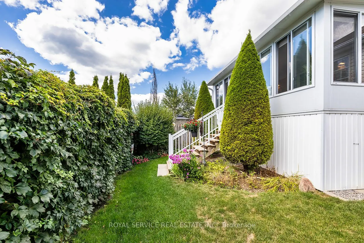 15 Bloom Avenue