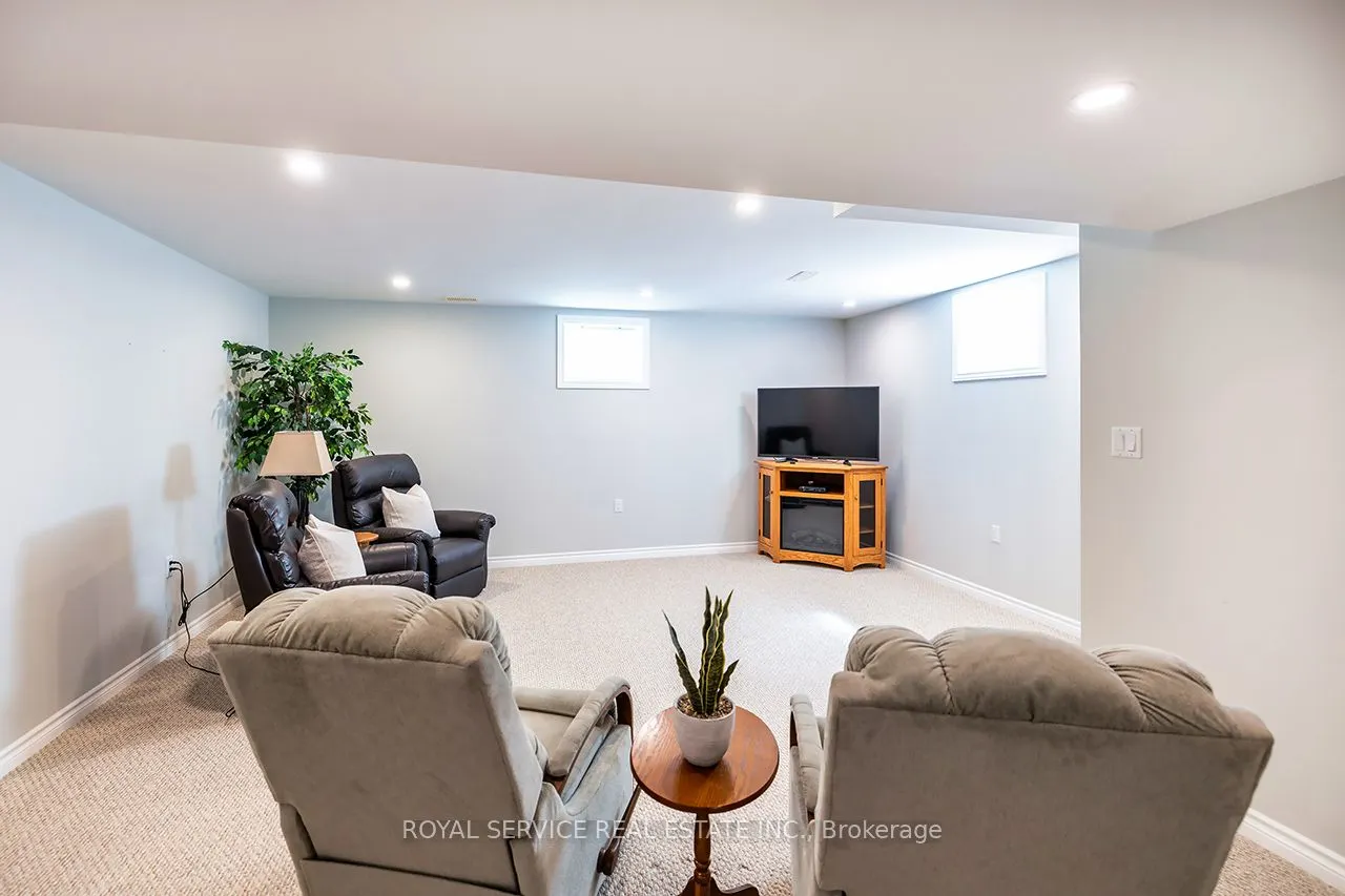 15 Bloom Avenue