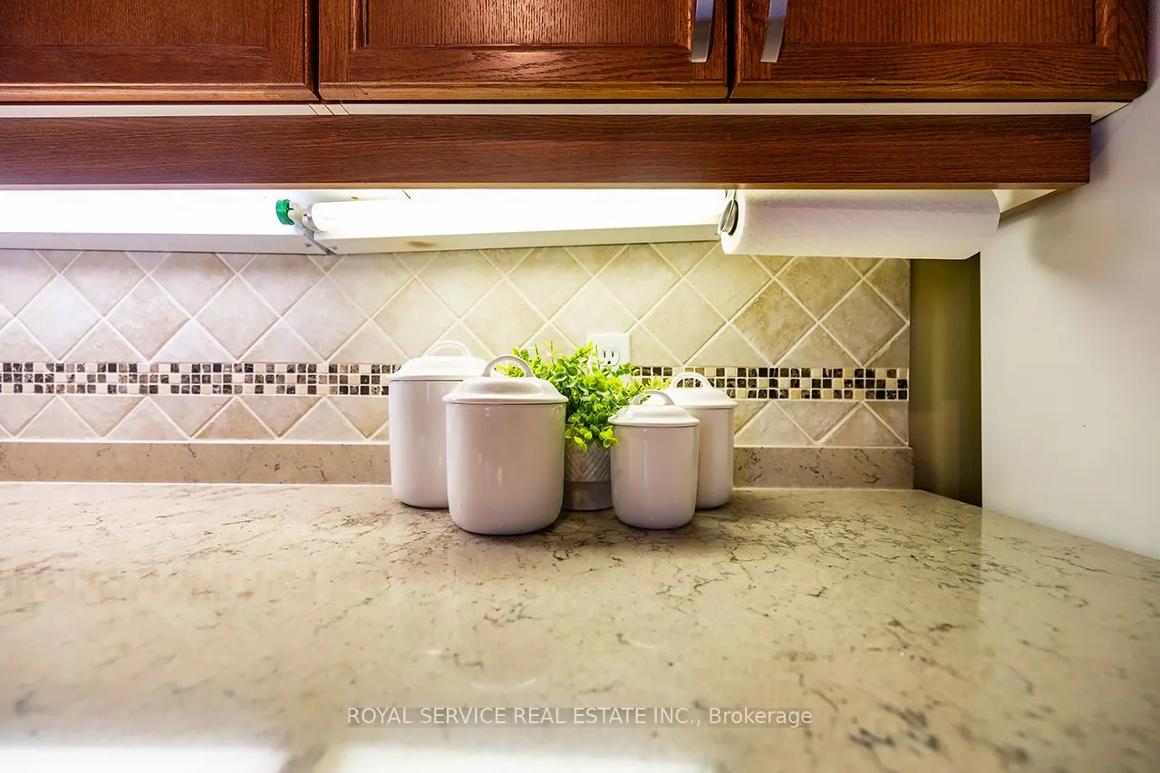15 Bloom Avenue