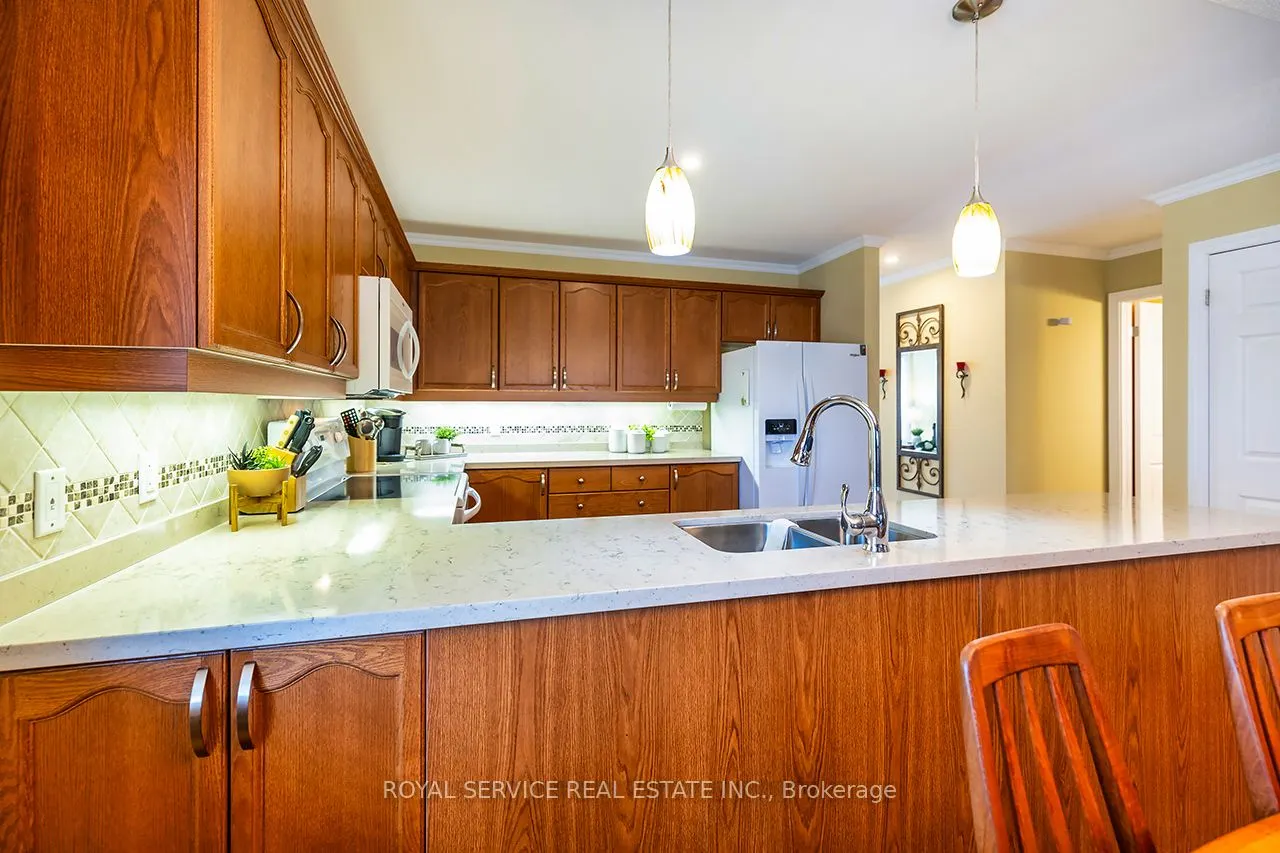 15 Bloom Avenue