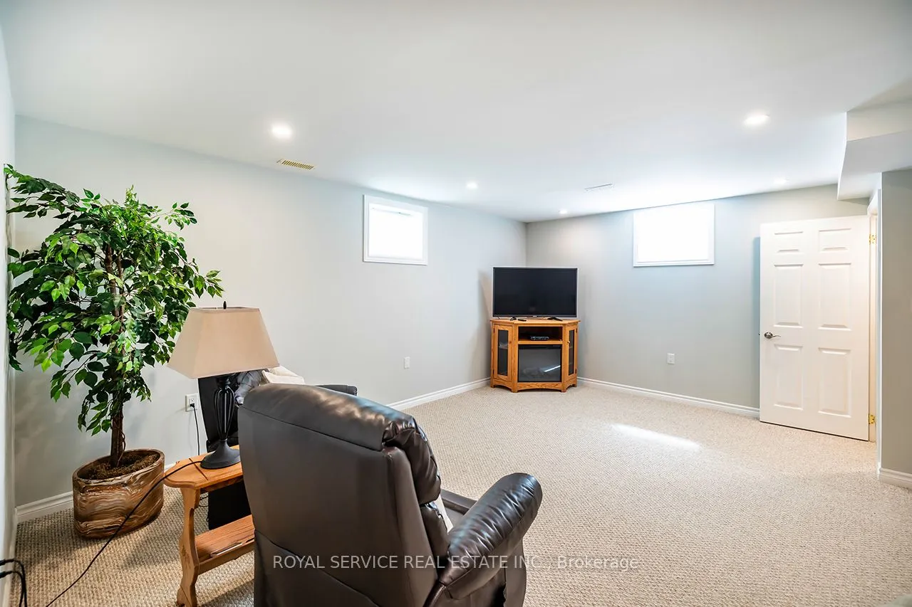 15 Bloom Avenue