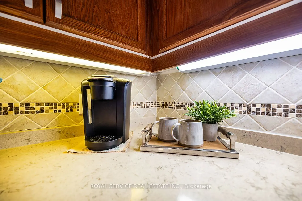 15 Bloom Avenue