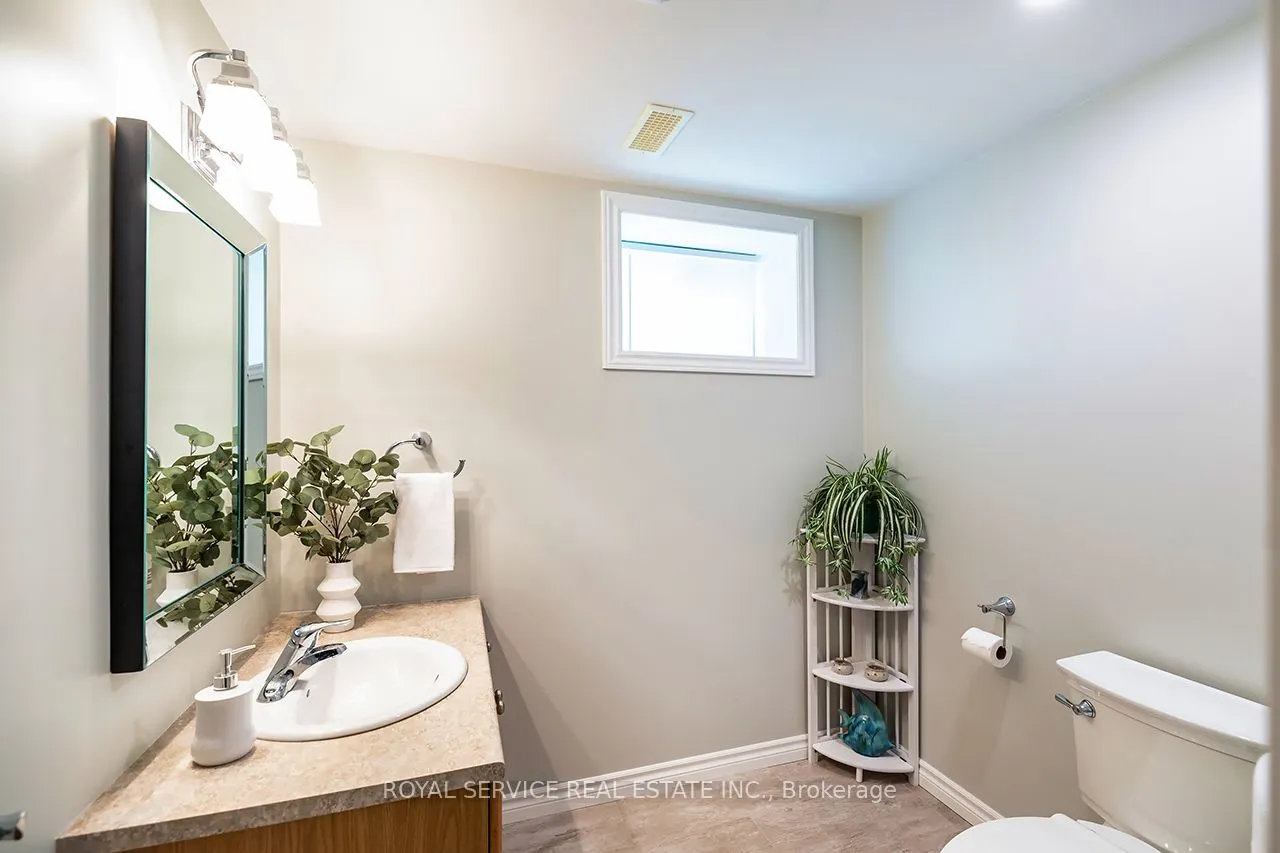 15 Bloom Avenue