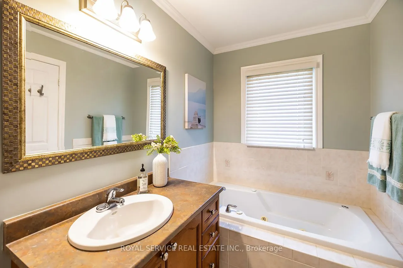 15 Bloom Avenue